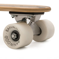 Voor stoere kinderen is dit toffe Banwood skateboard in navy ideaal! Dit skateboard is een klein cruiserboard, speciaal ontworpen voor zowel beginners als gevorderde skateboarders. Vanzus