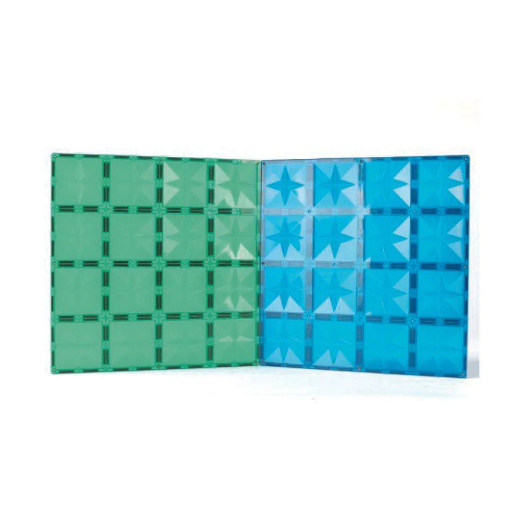 Deze Cleverclixx big plates blue green zijn ideaal voor je kindje om zijn of haar set-ups uit te breiden. Niet alleen is het slim om je Cleverclixx bouwwerken te bouwen op een sterke ondergrond, ook kun je met deze twee platen twee keer zo hoog bouwen! VanZus