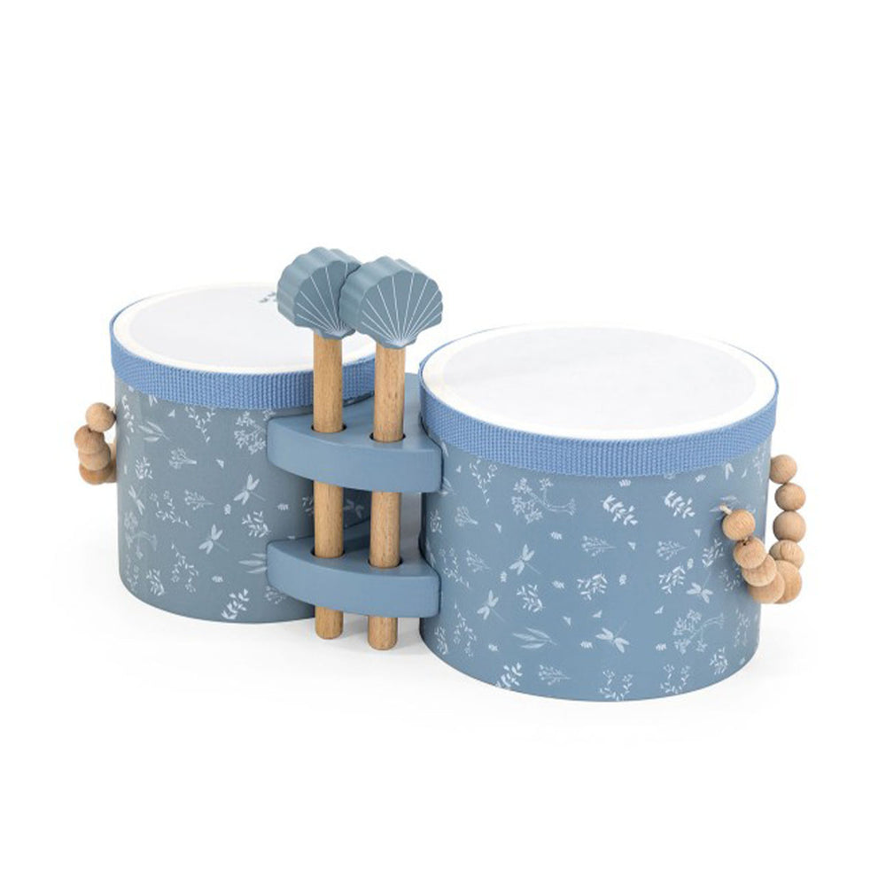 Laat je kindje kennis maken met muziek met deze fantastische houten bongo's in de kleur blauw van het leuke merk Label Label. Deze prachtige bongo's zijn niet alleen leuk om mee te spelen, maar zien er ook fantastisch uit! VanZus