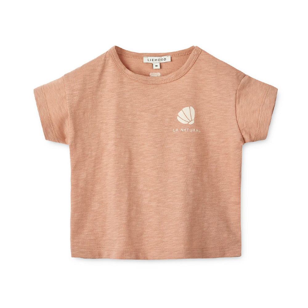 Verrijk de garderobe van je kindje met dit schattige dodomo T-shirt in de kleur la natural/sea shell van het merk Liewood. Dit stijlvolle shirtje ziet er niet alleen geweldig uit, maar zit ook heel erg comfortabel! VanZus