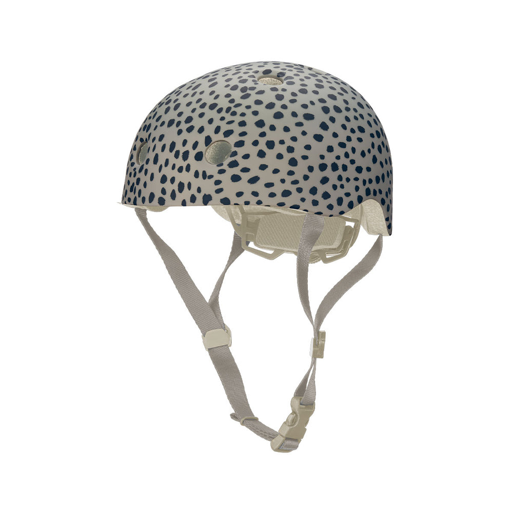 Veiligheid en stijl gaan hand in hand met deze toffe fietshelm in de kleur leo spots/mist van het merk Liewood. Deze helm is ontworpen om niet alleen bescherming te bieden tijdens avontuurlijke fietstochten, maar ook om er stijlvol uit te zien tijdens het fietsen! VanZus