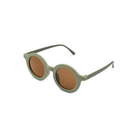 Bescherm de ogen van jouw kindje tegen UV straling met deze superschattige en hippe zonnebril anna van Nuuroo in de kleur dusty green. Een echte musthave wanneer het zonnetje schijnt. VanZus