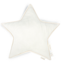 Het Nobodinoz star kussen off white is zacht om tegen aan te liggen en cute om te zien. Dit stervormige kussen met sierrand is ervoor gemaakt om het bed, de box, je stoel of je cosy corner te laten schitteren. VanZus