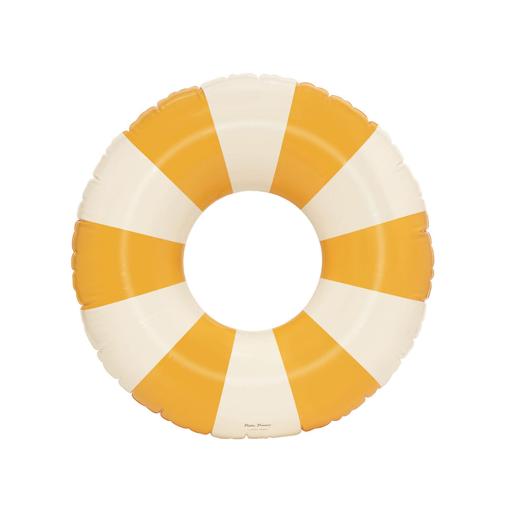 De Petites Pommes Celine zwemband in de kleur sunset is een opblaasbare zwemband met een diameter van 120cm. Met deze zwemring kan jouw kindje heerlijk relaxen en zwemmen in het zwembad of de zee. VanZus.