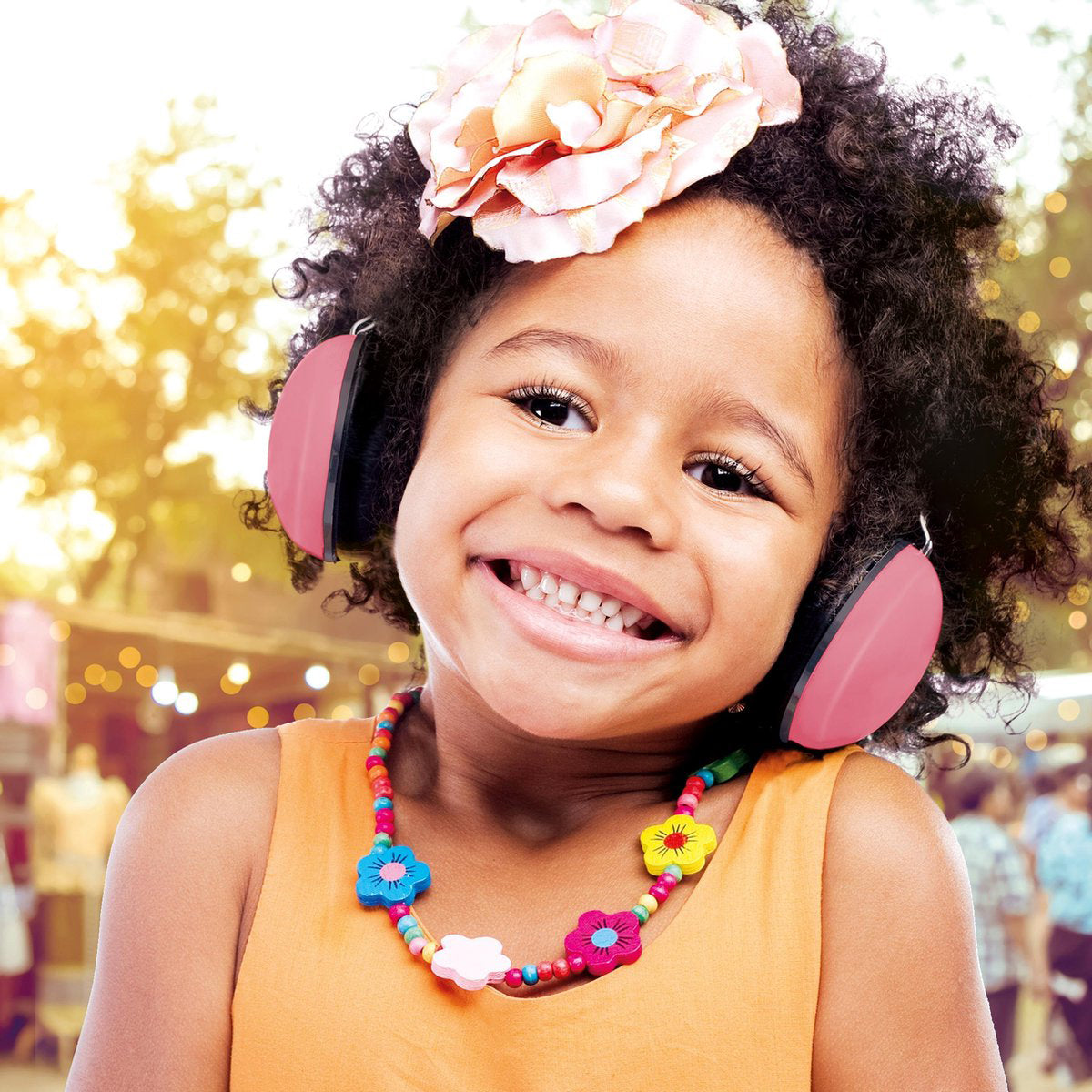 Bescherm het gehoor van je kleintje met Alecto oorbeschermers baby roze. Het gehoor van een kind is nog volop in ontwikkeling en daardoor natuurlijk minder goed bestand tegen hard geluid. VanZus