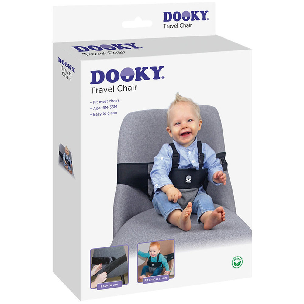 Met de Dooky reisstoel maak je in een handomdraai van een gewone stoel een kinderstoel. Je kindje zit in een harnasje met 5-puntsgordel veilig bevestigd aan de stoelleuning. Voor kinderen van 6-36 maanden. VanZus.