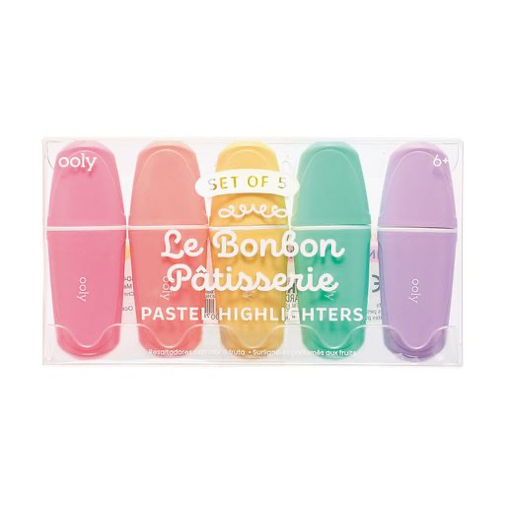 Markeren maar met deze bijzondere Le bonbon patisserie Pastel Highlighters van het merk Ooly. 5 pastelkleurige markers die ook nog eens ruiken naar heerlijke Franse gebakjes. Ook leuk als cadeau! VanZus