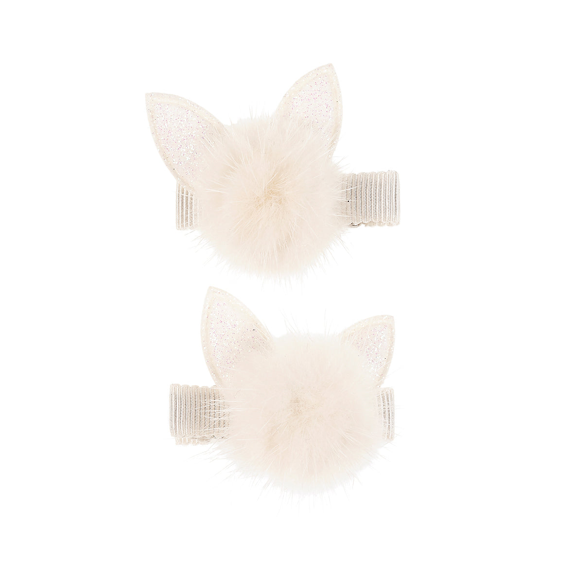 Souza's set van twee haarspelden in de variant kat wit is een echte blikvanger. Maak het haar van jouw mini mooier met deze lieve set. Voorzien van katten hoofdjes in de kleur wit. Geschikt vanaf 3 jaar. VanZus