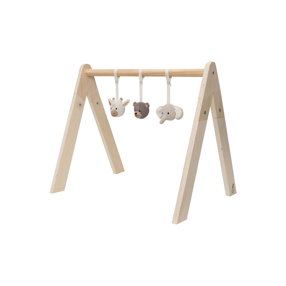 De houten babygym met speeltjes in de variant Animals van Jollein zorgt voor vermaak bij jouw kindje. De drie activiteitenspeeltjes ontwikkelen de hand-oogcoördinatie, de motoriek en stimuleren de zintuigen. VanZus