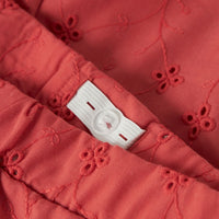 Maak de zomerse outfit van je kleintje helemaal af met dit leuke violeta short in de kleur spiced coral van het merk Name It. Deze heerlijke soepele en luchtige short is niet alleen heel comfortabel, maar ziet er ook heel leuk uit! VanZus