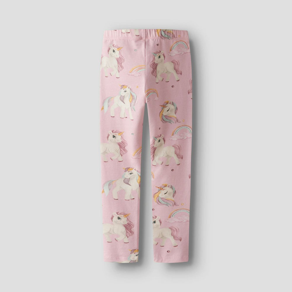 De leuke darlinga legging in de kleur ballerina van het merk Name It is een echte must-have voor de garderobe van je kleintje. Deze legging van een zachte, stretchy katoenmix en biedt daarmee ultiem comfort en bewegingsvrijheid. VanZus