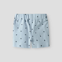Als je op zoek bent naar een lekkere, zomerse short voor jouw kleintje, zoek dan niet verder! Met deze volo regular short in de kleur celestial blue boats van het merk Name It vang je twee vliegen in één klap! Deze shorts zijn namelijk niet alleen heel comfortabel, ze zien er ook heel leuk uit! VanZus