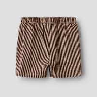 Creëer een relaxte en hippe look met deze haris regular short in de kleur windsor wine van het merk Name It! Deze short is gemaakt van katoen en zit dan ook heel comfortabel en voelt zacht aan. VanZus