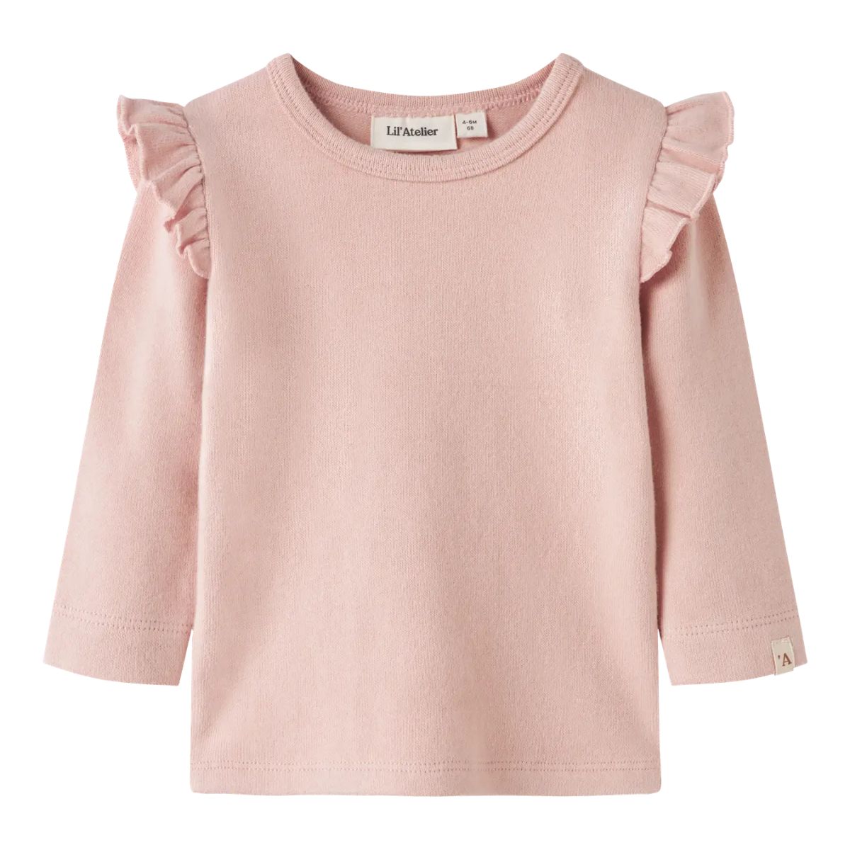Een lekker zittend én leuk uitziend shirt is altijd fijn om in huis te hebben! Dat geldt zeker voor dit baby thora slim shirt in de kleur cameo rose van het vrolijke merk Lil' Atelier. VanZus