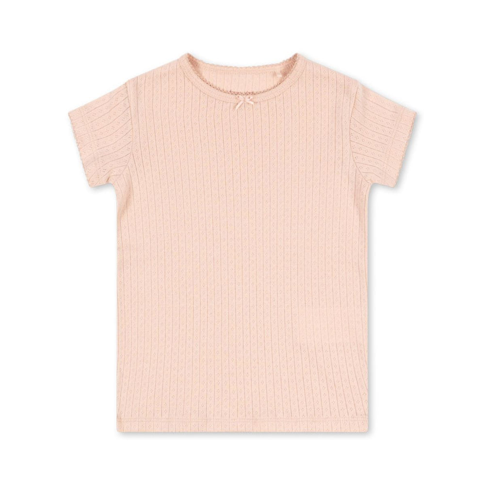 Ben je op zoek naar een mooi shirtje voor je kind? Dan is dit schattige Konges Slojd minnie t-shirt in de variant cameo rose een must have voor in de kledingkast van je lieveling. Dit shirt zit namelijk niet alleen super comfortabel, maar ziet er ook leuk uit! VanZus