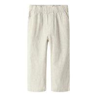 Lil' Atelier jesper broek in Irish cream, gemaakt van 55% linnen en 45% biologisch katoen. Regular fit met elastische taille en praktische zijzakken. Perfect voor elke gelegenheid. VanZus