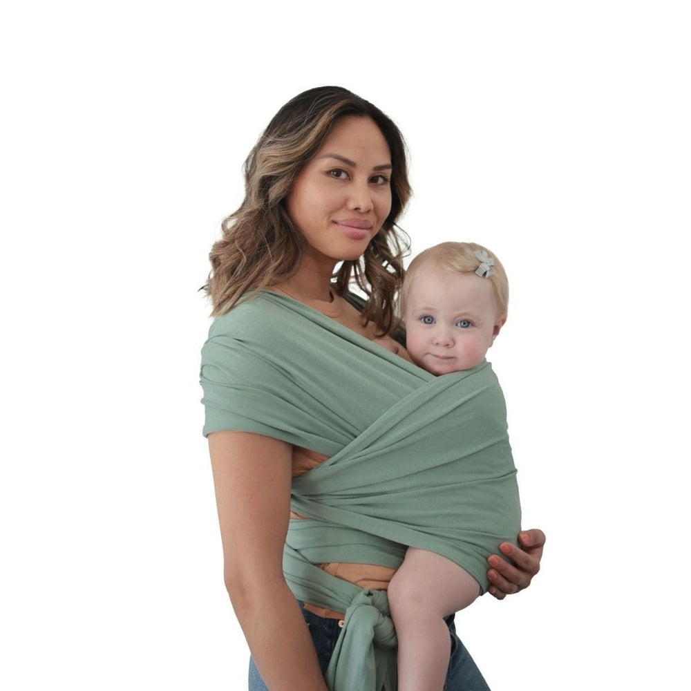 Er is niets prettiger dan je kindje te dragen met een draagdoek. Van het merk Mushie is de draagdoek roman green verkrijgbaar. Universele pasvorm, geschikt voor baby’s van 3,6-14,9 kg. In verschillende kleuren. VanZus