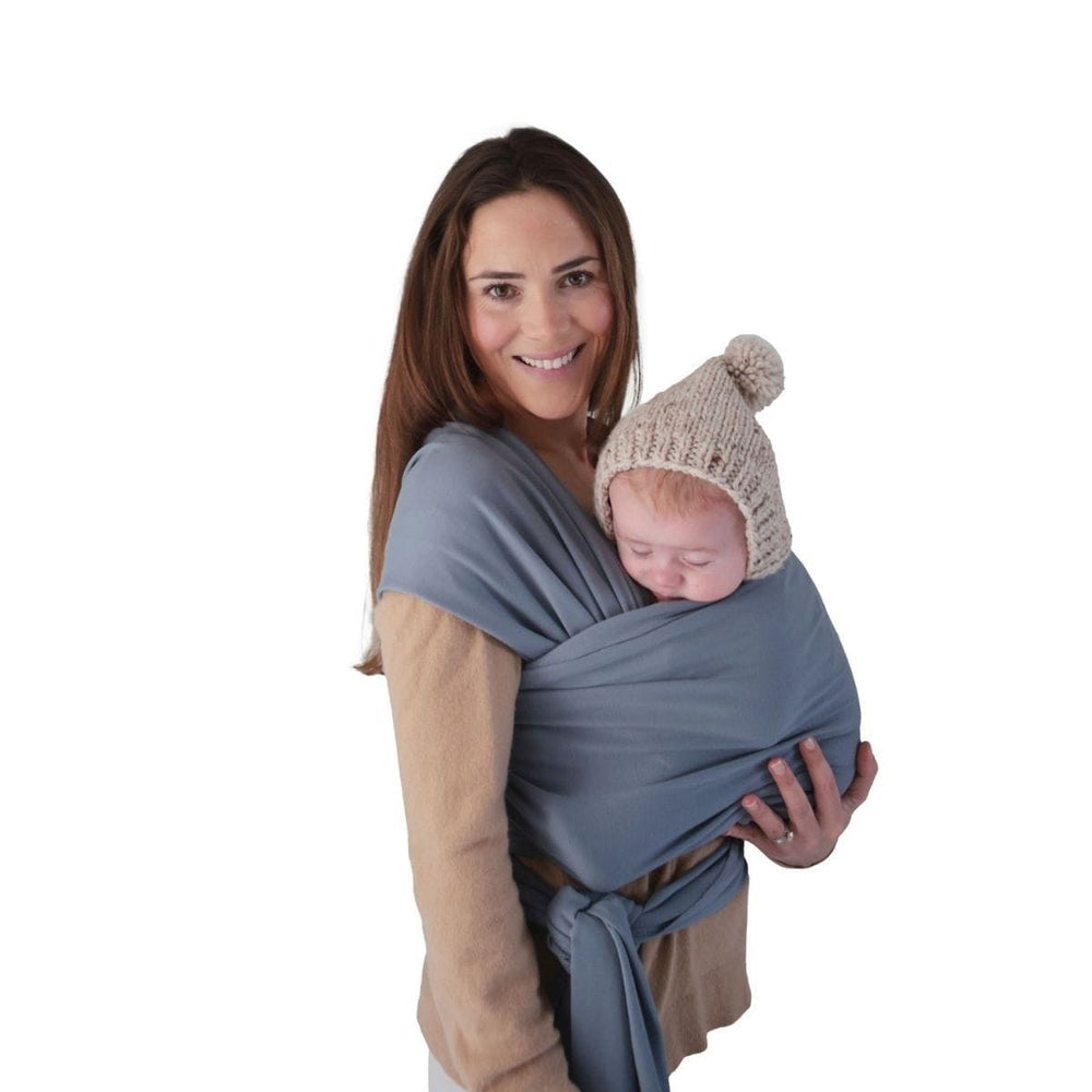Er is niets prettiger dan je kindje te dragen met een draagdoek. Van het merk Mushie is de draagdoek tradewinds verkrijgbaar. Universele pasvorm, geschikt voor baby’s van 3,6-14,9 kg. In verschillende kleuren. VanZus
