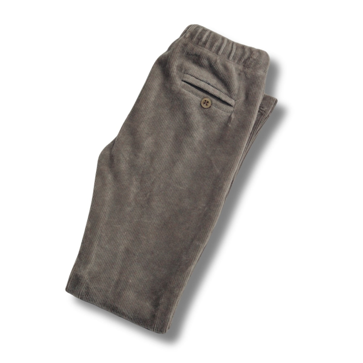 De Two You Label lilly straight legging in de kleur taupe kan niet ontbreken in de kledingkast van je dochter. Deze comfortabele legging heeft een nauwsluitende pasvorm met wijde pijpen en is gemaakt van een zachte en rekbare stof die je kleintje alle bewegingsvrijheid biedt. VanZus