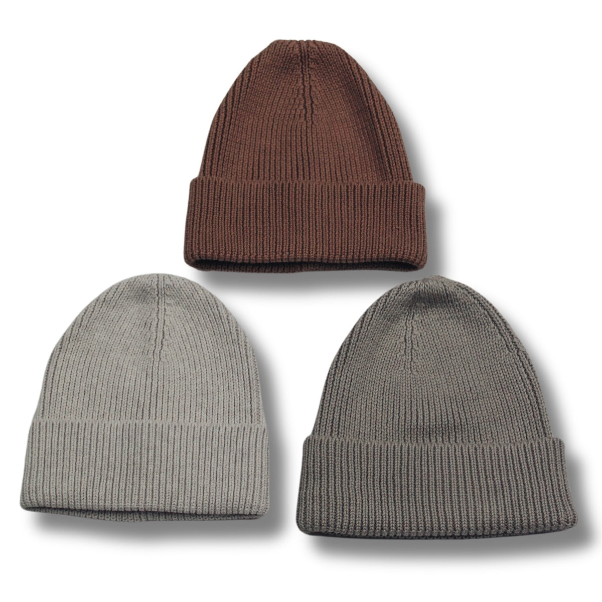 De Two You Label gebreide beanie in de kleur brown rust is de perfecte finishing touch voor de winteroutfit van je kleintje. De beanie is gemaakt van een zachte gebreide stof en houdt het hoofdje lekker warm tijdens de koude dagen. VanZus