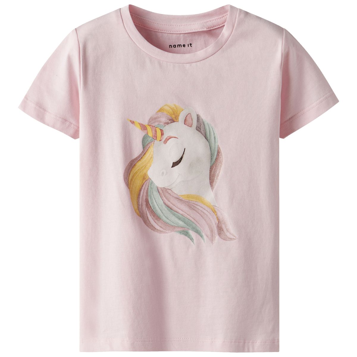Dit lieve shirt is de ideale basis voor comfortabele en schattige outfits. Het darlingas shirt in de kleur ballerina van het merk Name It is gemaakt van katoen en elastaan en voelt dan ook lekker zacht aan. VanZus