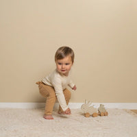 De Little Dutch trekdier konijnen baby bunny is het perfecte houten speelgoed voor kleintjes vanaf 12 maanden. Duurzaam en schattig! VanZus