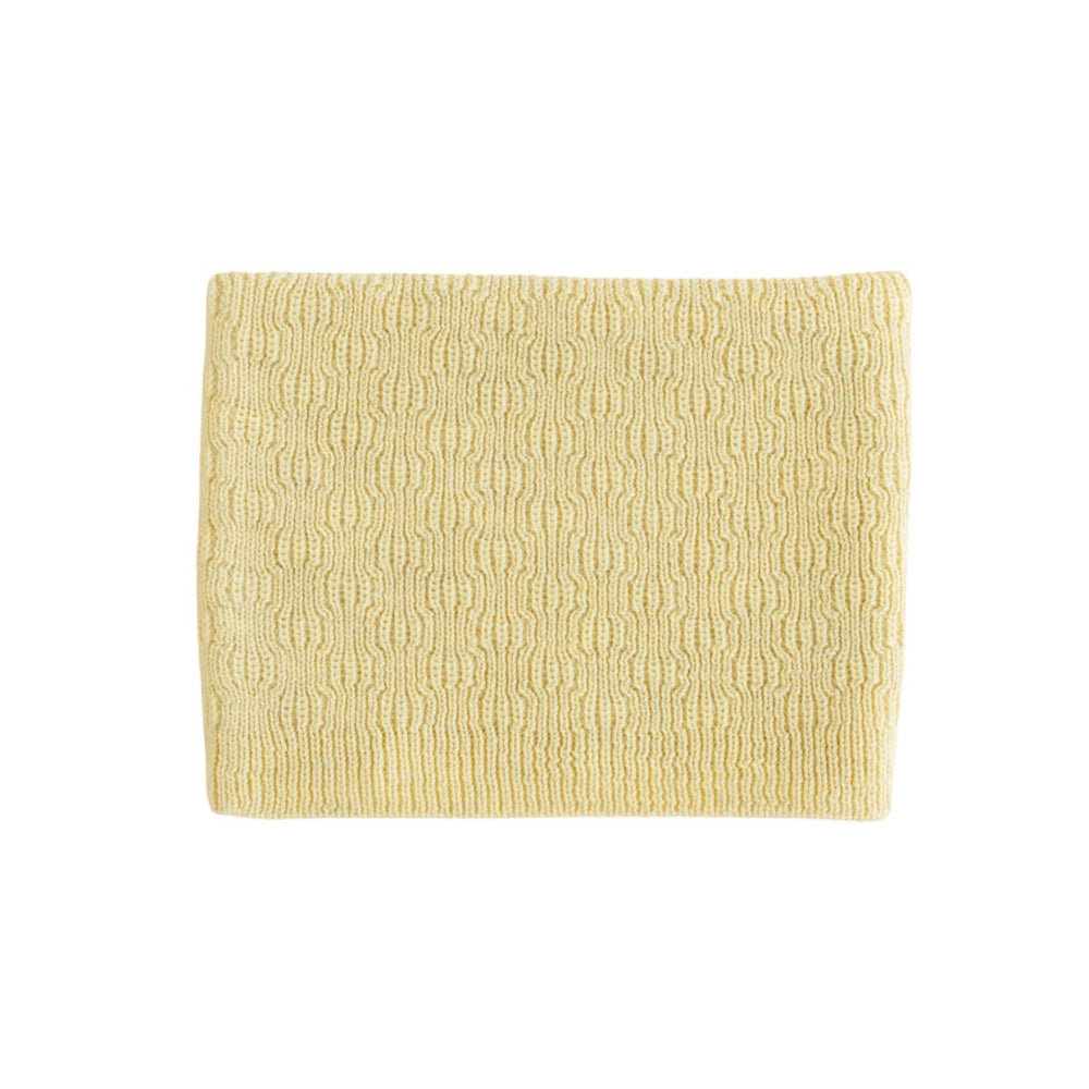 Lekker warm & stijlvol: de colsjaal gigi in de kleur light yellow van Hvid. Een prachtig gebreide colsjaal, gemaakt van zachte merinowol. Comfortabel en hip! In verschillende kleuren. Combineer met bijpassende muts. VanZus