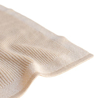 Deken felix van Hvid, in oat , biedt warmte en comfort voor je baby met zacht merino lamswol. Ribgebreid, zacht en warm. Een stijlvolle deken. In diverse kleuren. VanZus