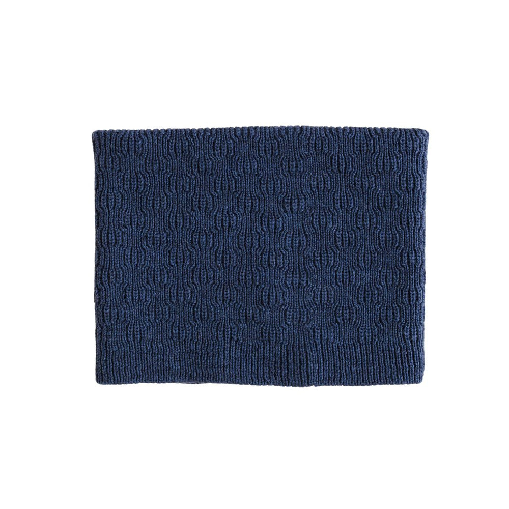 Lekker warm & stijlvol: de colsjaal gigi in de kleur blue van Hvid. Een prachtig gebreide sjaal, gemaakt van zachte merinowol. Comfortabel en hip! In verschillende kleuren. Combineer met bijpassende muts. VanZus