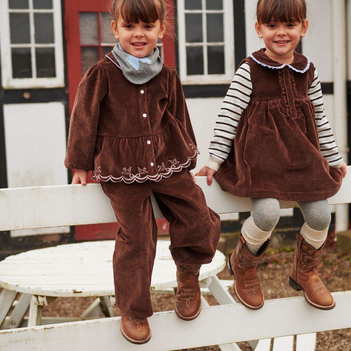 De Copenhagen Colors limited ranger gevoerde cowboylaarzen cognac bow cognac zijn winterlaarzen met karakter. De binnenkant is gevoerd met wol, de buitenkant is van sterk leer. VanZus