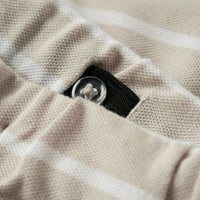 Als je op zoek bent naar een lekkere, zomerse short voor jouw kleintje, zoek dan niet verder! Met deze volo regular short in de kleur peyote white van het merk Name It vang je twee vliegen in één klap! VanZus