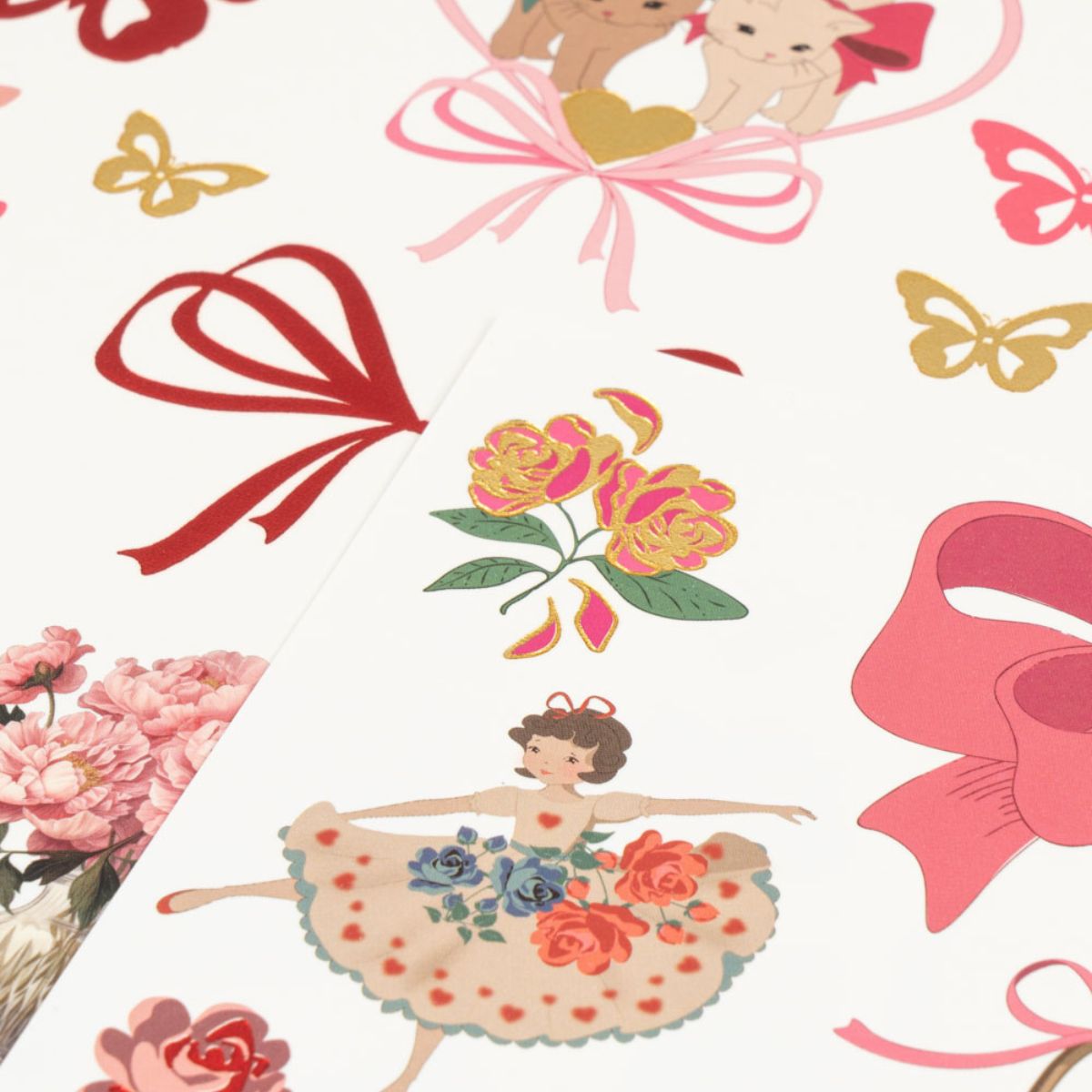 De Konges Slojd plaktattoos in de variant pink zijn perfect voor kinderen die van tattoo's houden! Deze set bevat verschillende plaktattoos voor kinderen met een lief en schattig, roze thema. Deze plaktattoos zijn gemakkelijk aan te brengen en kunnen worden verwijderd zonder dat de tere huid wordt beschadigd. VanZus