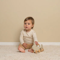 De Little Dutch trekdier konijnen baby bunny is het perfecte houten speelgoed voor kleintjes vanaf 12 maanden. Duurzaam en schattig! VanZus