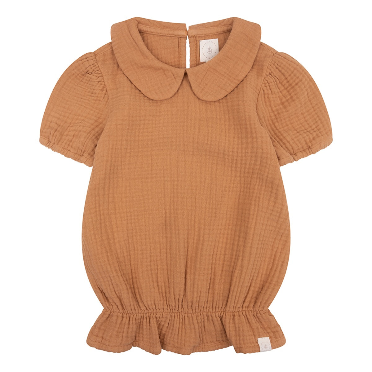 Dit lieve belle shirt in de kleur biscuit van het merk Navy Natural is een ideaal topje voor in de zomer. De top is gemaakt van een luchtige en zachte stof die heel comfortabel is om te dragen. VanZus