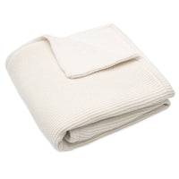 Houd je kindje warm met het hippe wiegdeken basic knit ivory/coral fleece van Jollein. Voorzien van een gebreid motief en gemaakt van het allerzachtste katoen. Ook geschikt voor onderweg in de maxi cosi. VanZus