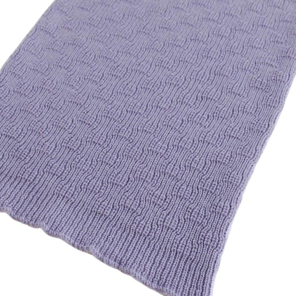Lekker warm & stijlvol: de colsjaal gigi in de kleur lilac van Hvid. Een prachtig gebreide sjaal, gemaakt van zachte merinowol. Comfortabel en hip! In verschillende kleuren. Combineer met bijpassende muts. VanZus