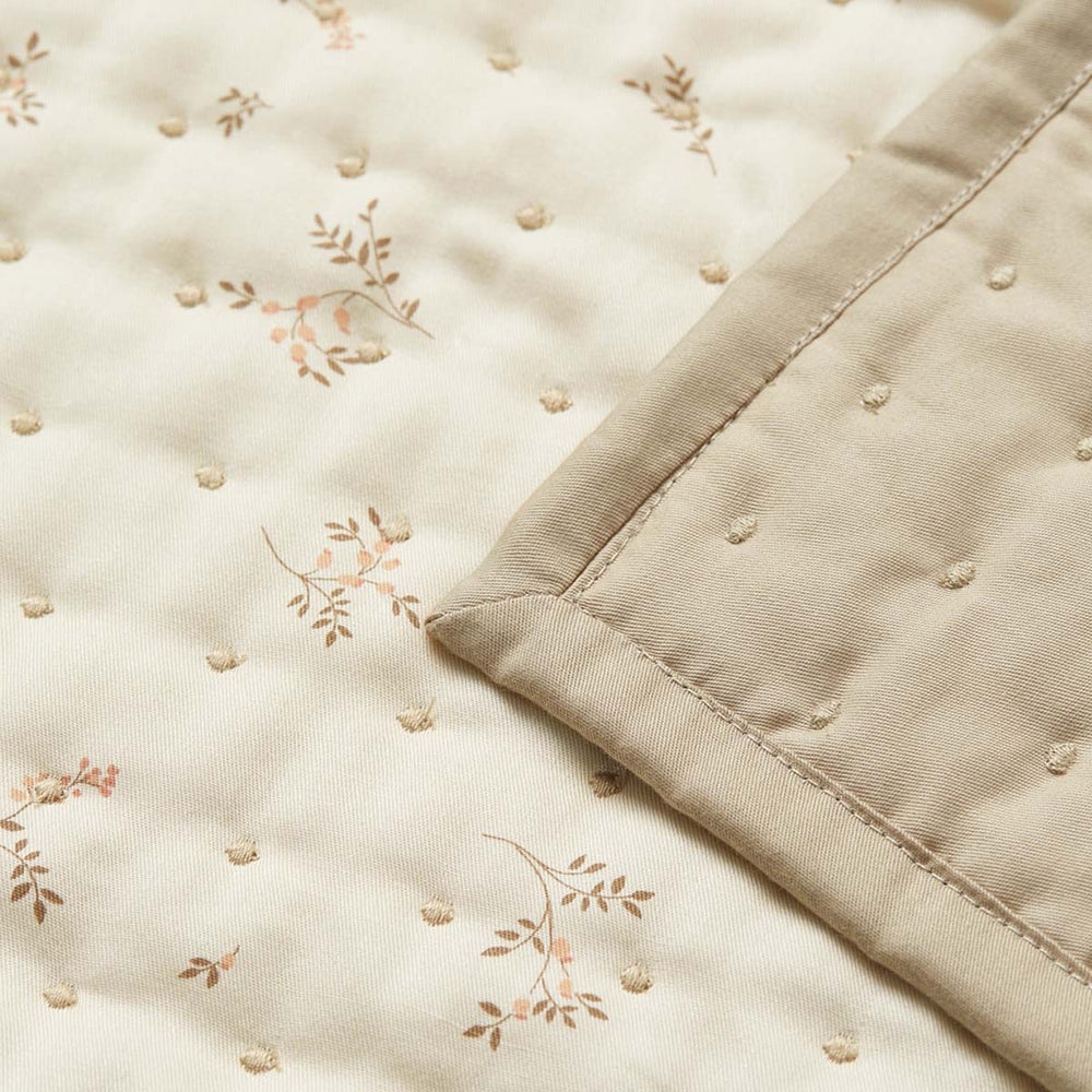 Warm & stijlvol: deken ashley van Cam Cam Copenhagen. Afmeting 90x120 cm, zacht en warme stof. Te gebruiken om je kindje in te wikkelen, om op te spelen of als normaal dekbed. In diverse kleuren. VanZus 