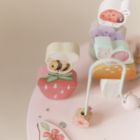 Ontdekken maar! De fairy garden activiteitentafel van het merk Little Dutch zit boordevol leuke spelletjes voor kleine ontdekkers. Ontwikkelen, spelen en plezier maken. VanZus