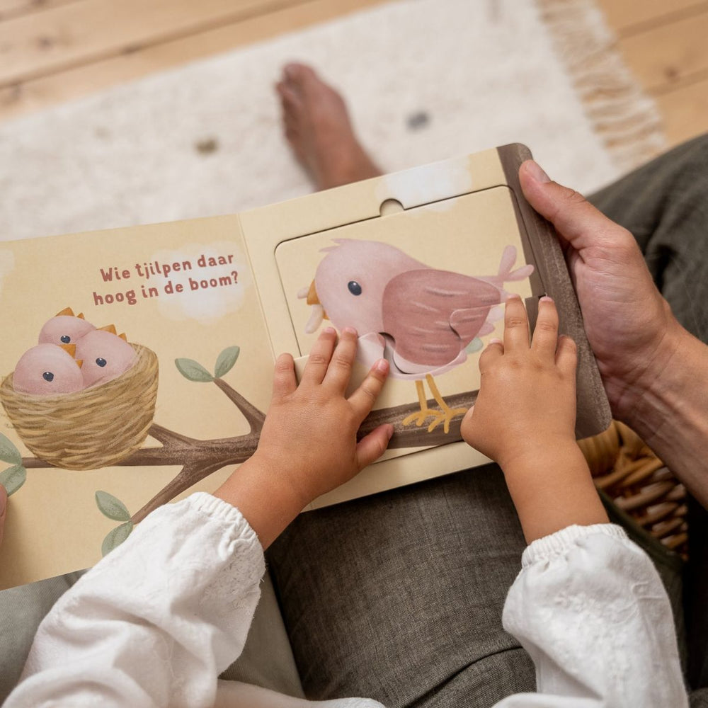 Het Little Dutch mijn dieren puzzelboek biedt uren speelplezier voor kinderen van 1-4 jaar met kleurrijke illustraties en puzzels. Ideaal cadeau! VanZus