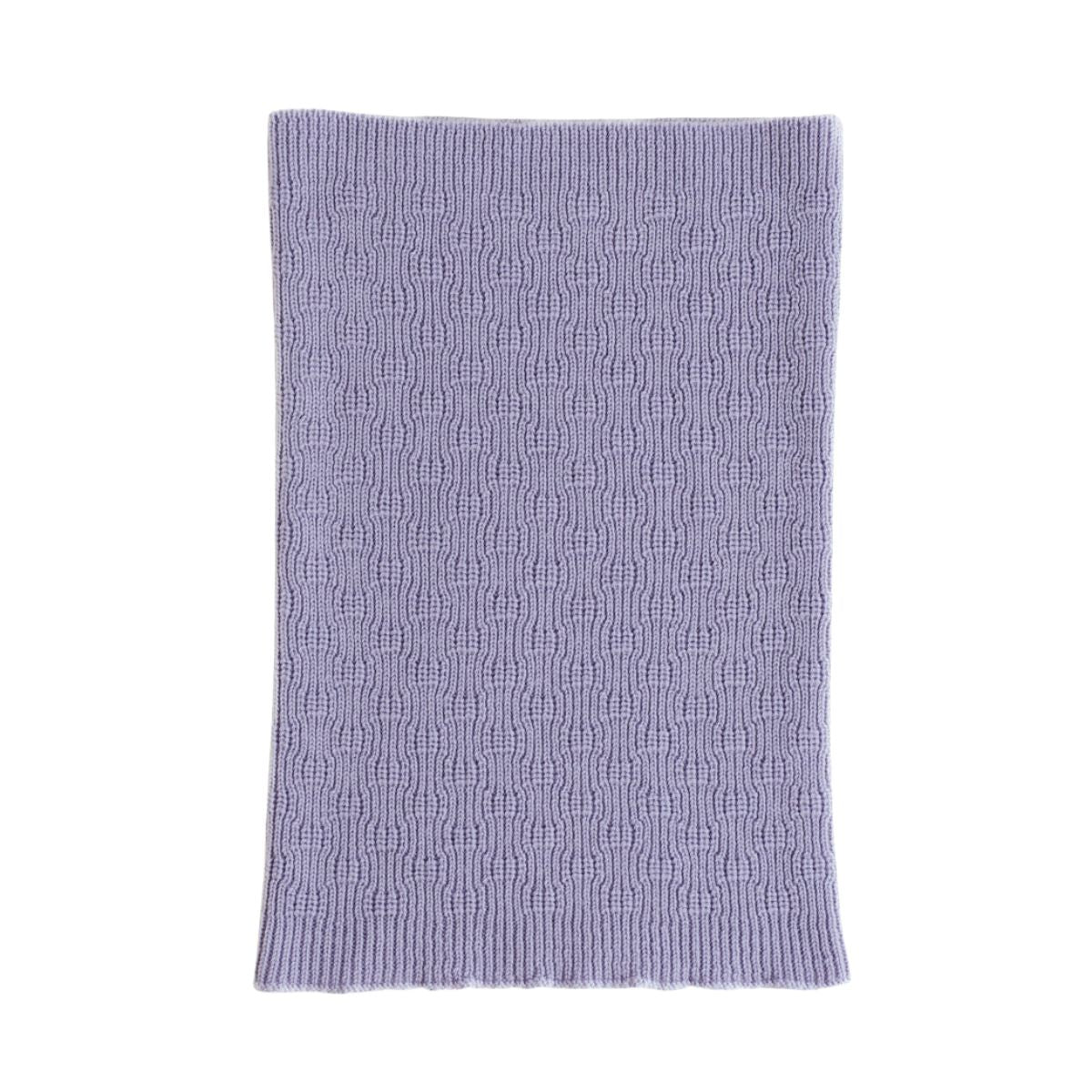 Lekker warm & stijlvol: de colsjaal gigi in de kleur lilac van Hvid. Een prachtig gebreide sjaal, gemaakt van zachte merinowol. Comfortabel en hip! In verschillende kleuren. Combineer met bijpassende muts. VanZus