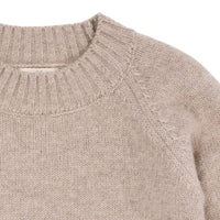 De Copenhagen Colors cashmere classic trui camel melange is een hoogwaardige basic voor de wintergarderobe. De warme beige kleur past overal bij. VanZus