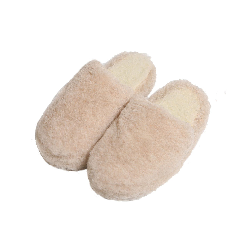 Ben je op zoek naar fijne slippers voor in huis? Deze leuke adult basic slippers van het merk Alwero zijn ontzettend warm en lekker zacht! Deze slippers zijn ook super makkelijk aan te doen, omdat je er zo in schuift! Deze fijne slippers zijn gemaakt van 100% wol, dus ze zijn heerlijk warm. VanZus