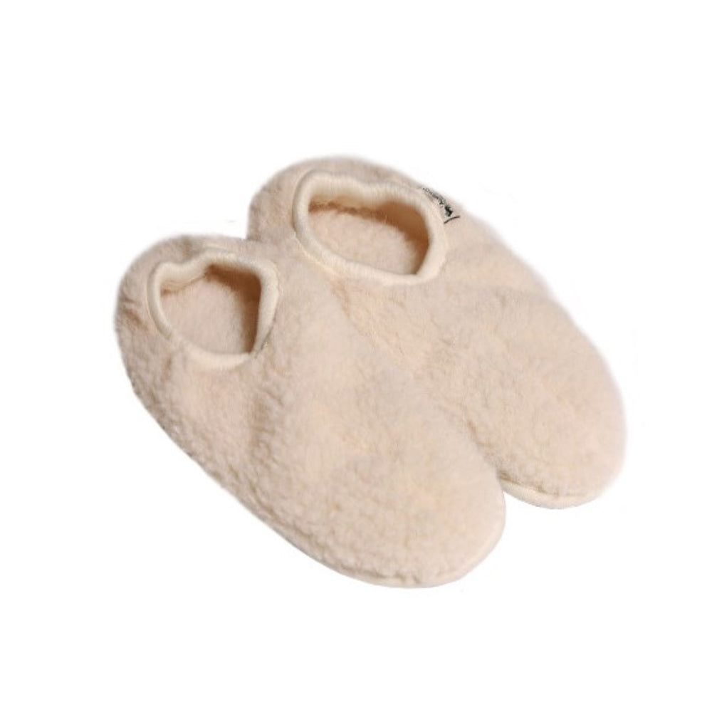 Ben je op zoek naar fijne sloffen voor in huis? Deze leuke adult cloudlet slippers in de kleur naturel van het merk Alwero zijn ontzettend warm en lekker zacht! VanZus