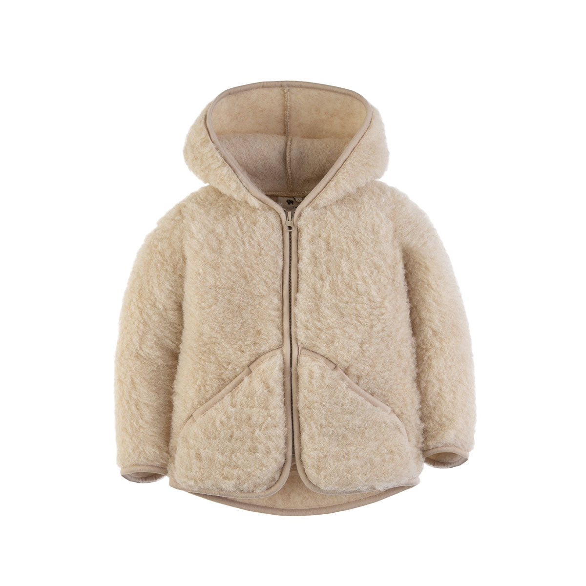 De Alwero mody jas beige is een perfect tussenjasje. Deze jas is gemaakt van 100% wol en daardoor heerlijk warm en zacht. Perfect voor in de herfst of lente, of op warmere winterdagen met een dikke trui eronder. VanZus