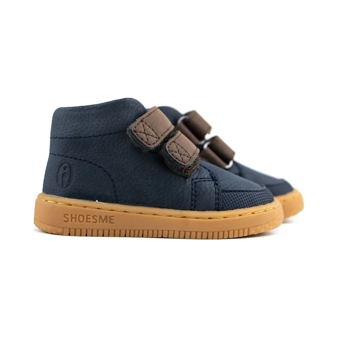 Baby-proof sneakers van Shoesme in dark blue/brown kunnen altijd gedragen worden. Gemaakt van leer, met veters en anti-slipzool. In verschillende kleuren en maten. VanZus