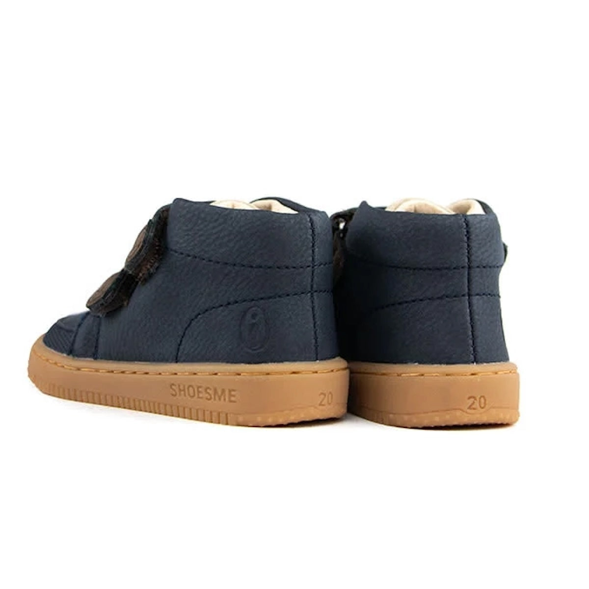 Baby-proof sneakers van Shoesme in dark blue/brown kunnen altijd gedragen worden. Gemaakt van leer, met veters en anti-slipzool. In verschillende kleuren en maten. VanZus