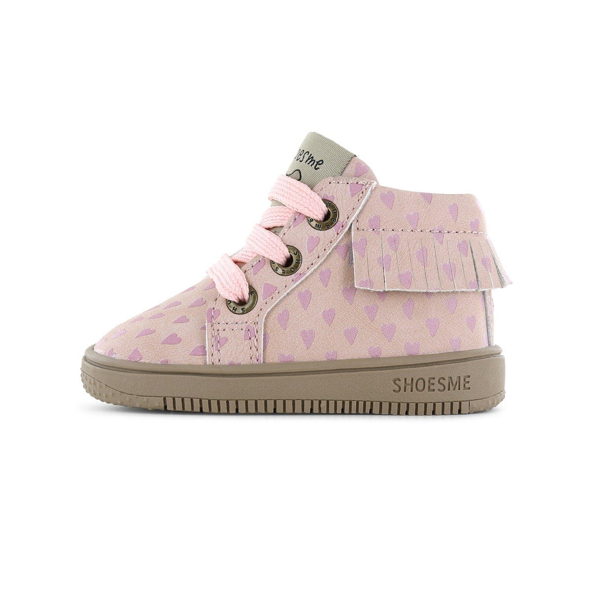 Stijlvol, comfortabel en veilig: de Shoesme baby-proof schoen  in pink hearts. Speciaal ontworpen voor kindjes die hun eerste stapjes zetten. Met veter en anti-slipzool. In verschillende kleuren en maten. VanZus