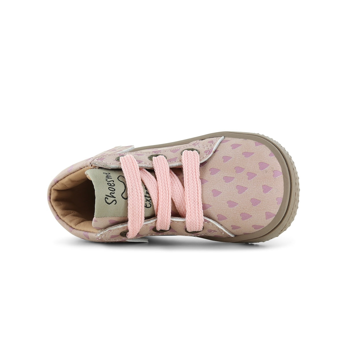 Stijlvol, comfortabel en veilig: de Shoesme baby-proof schoen  in pink hearts. Speciaal ontworpen voor kindjes die hun eerste stapjes zetten. Met veter en anti-slipzool. In verschillende kleuren en maten. VanZus