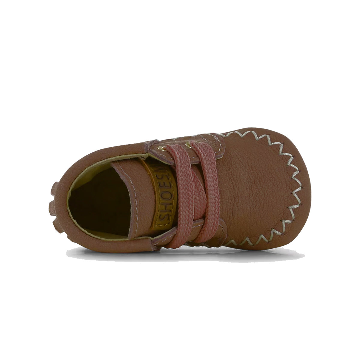 Stijlvol, comfortabel en veilig: de Shoesme baby-proof schoen met franjes in brown. Speciaal ontworpen voor kindjes die hun eerste stapjes zetten. Met veter en anti-slipzool. In verschillende kleuren en maten. VanZus