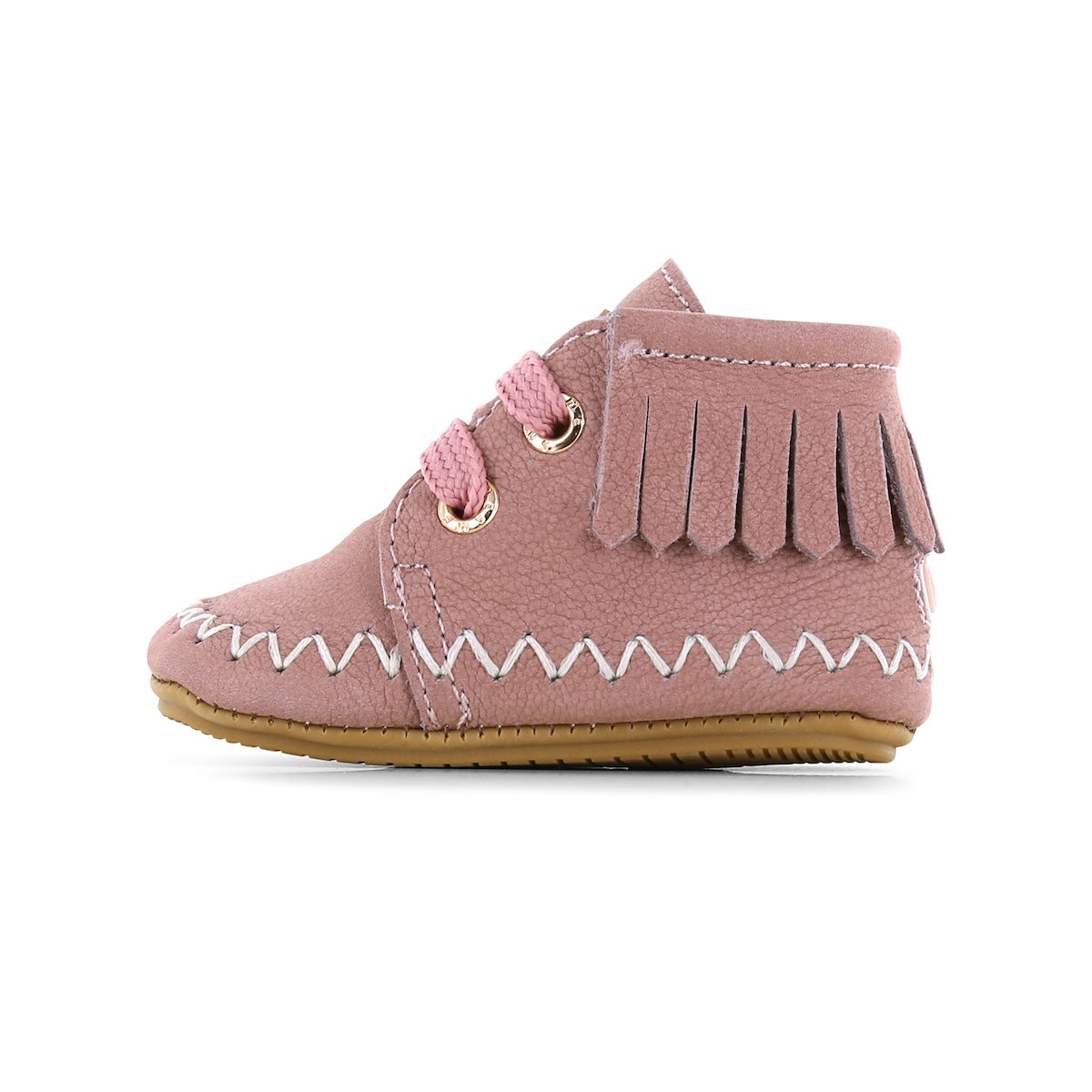 Stijlvol, comfortabel en veilig: de Shoesme baby-proof schoen met franjes in old pink. Speciaal ontworpen voor kindjes die hun eerste stapjes zetten. Met veter en anti-slipzool. In verschillende kleuren en maten. VanZus